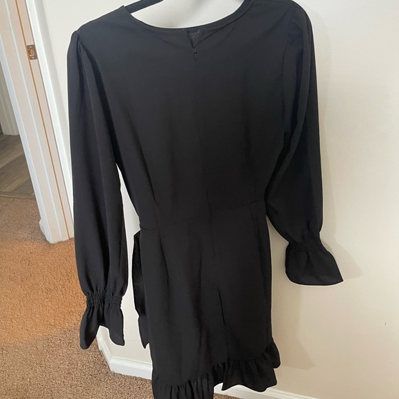 Black long sleeve Dress, good for fall weddings - Picture 1 of 3